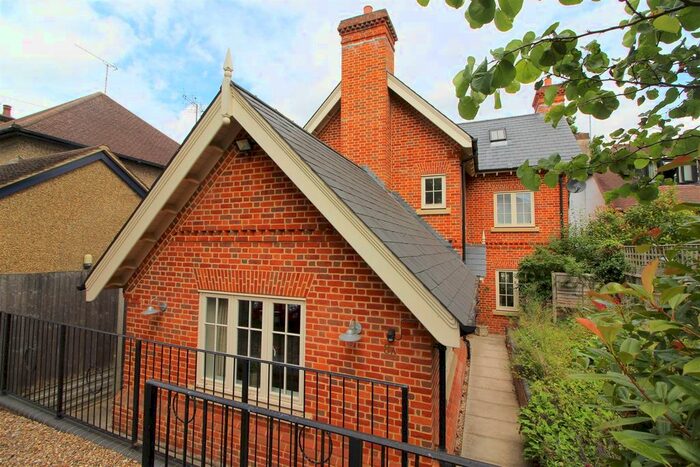 5 Bedroom Detached House To Rent In Mile House Lane, St.Albans, AL1