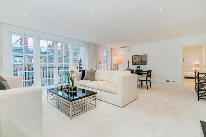 2 Bedroom Flat To Rent In Park Mount Lodge, - Reeves Mews, Mayfair, London, W1K