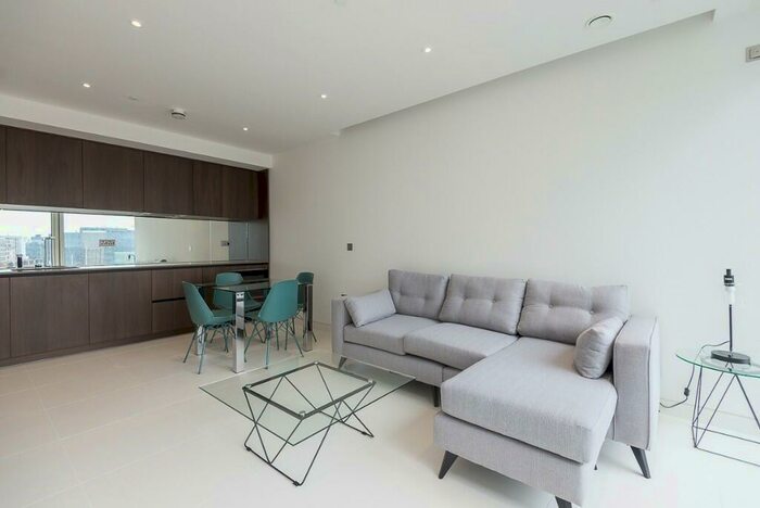 2 Bedroom Apartment To Rent In Landmark Place, Water Lane, London, EC3R