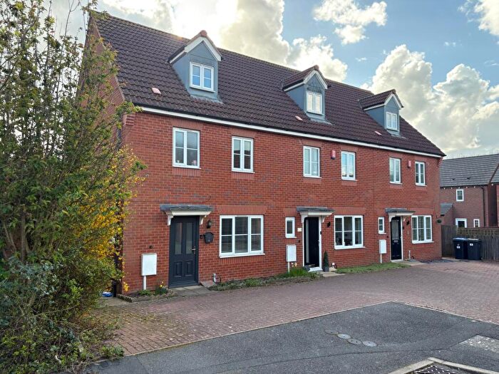 4 Bedroom End Of Terrace House For Sale In Fretter Close, Broughton Astley, Leicester, LE9