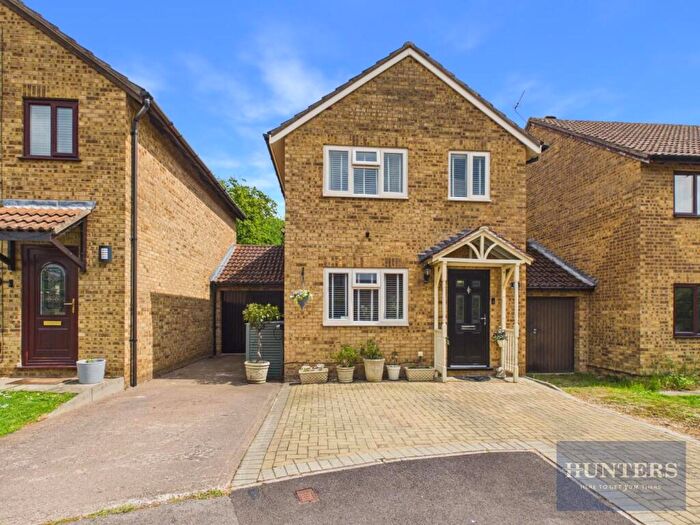 3 Bedroom Detached House For Sale In Meadow Close, Cheltenham, GL51