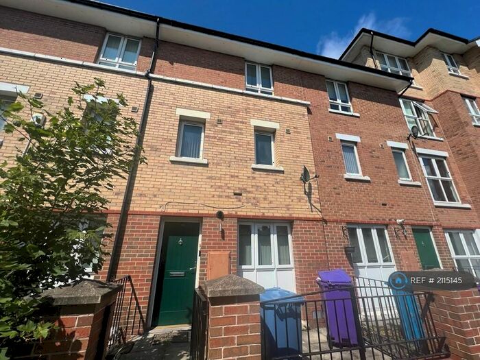 3 Bedroom Terraced House To Rent In Golders Green, Liverpool, L7