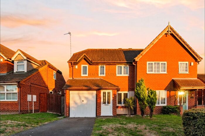 3 Bedroom Semi-Detached House For Sale In Cloverdale Road, Hamilton, Leicester, Leicestershire, LE5