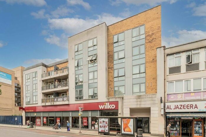 2 Bedroom Flat To Rent In Broadway, London, W13