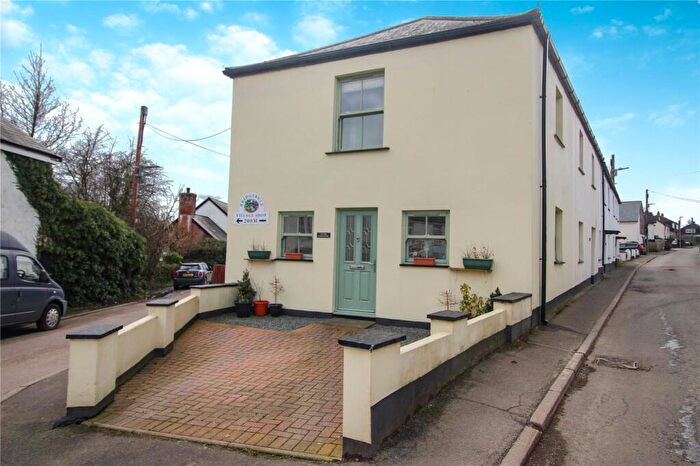 1 Bedroom End Of Terrace House To Rent In Holsworthy, Devon, EX22