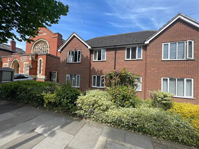 1 Bedroom Flat For Sale In Flat Stow Court, GL51