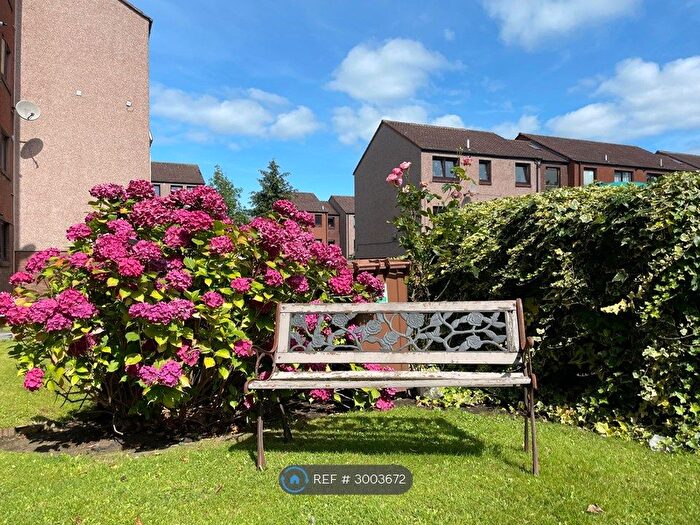 2 Bedroom Flat To Rent In West Winnelstrae, Edinburgh, EH5