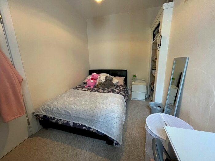 1 Bedroom Flat To Rent In Willowfield Road, Eastbourne, BN22