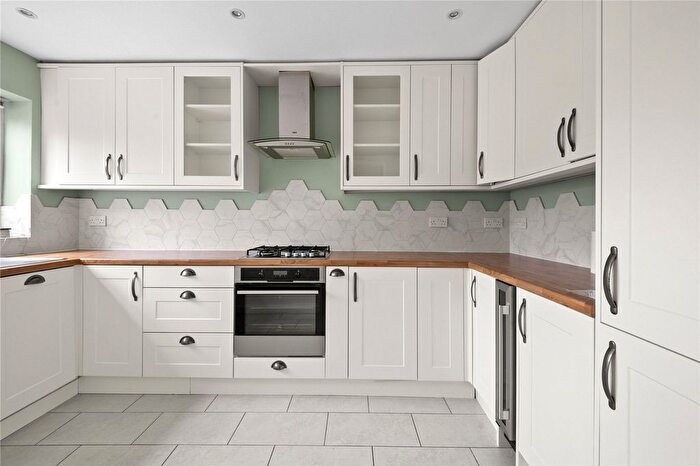 3 Bedroom Semi-Detached House To Rent In Fairway Avenue, West Drayton, UB7