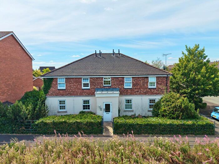 1 Bedroom Flat For Sale In Clonners Field, Stapeley, CW5