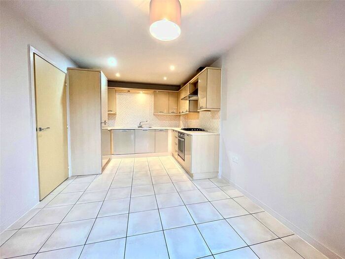 4 Bedroom Town House To Rent In Aphelion Way, Shinfield, Berkshire, RG2