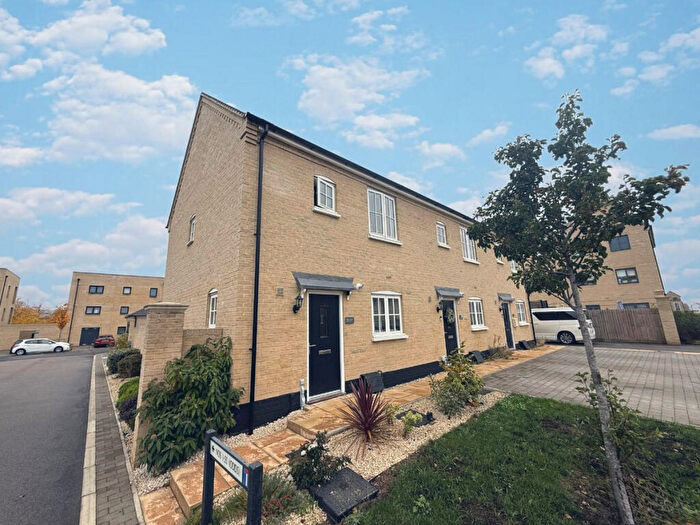 2 Bedroom End Of Terrace House For Sale In Cartwright Close, Huntingdon, PE28