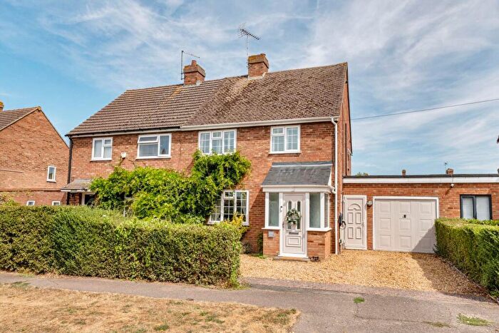 3 Bedroom Semi-Detached House For Sale In Spensley Road, Westoning, MK45