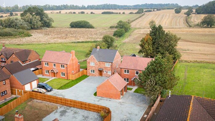 4 Bedroom Detached House For Sale In Springhead Farm Close, High Street, Flixborough, DN15