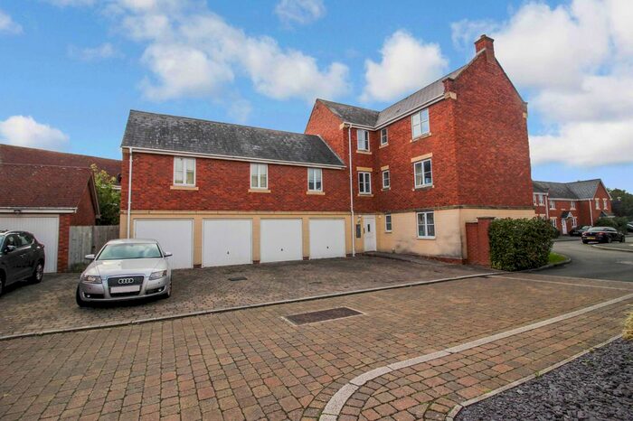 2 Bedroom Flat To Rent In Dorney Road, Oakhurst, Swindon, SN25