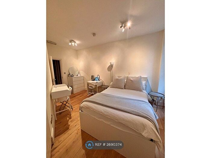 1 Bedroom Flat To Rent In Kennington Oval, London, SE11