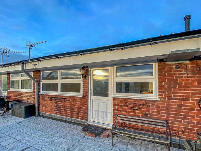 2 Bedroom Flat To Rent In Brasenose Road, Didcot OX11