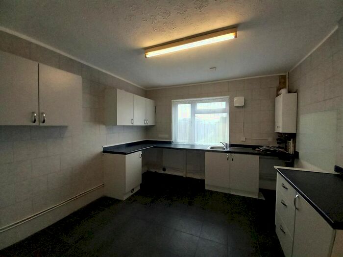 3 Bedroom Semi-Detached House To Rent In Westwood Road, Broadstairs, CT10