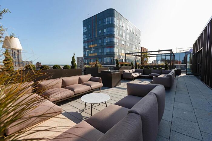 2 Bedroom Apartment To Rent In A Blossom Street, Manchester, M4