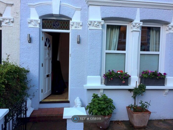 3 Bedroom End Of Terrace House To Rent In Havelock Road, London, SW19