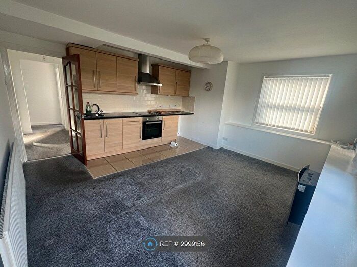 2 Bedroom Flat To Rent In Tulliallen, Liverpool, L22