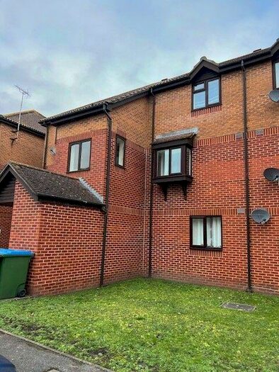 1 Bedroom Apartment To Rent In Brunel Road Old Redbridge Southampton, SO15