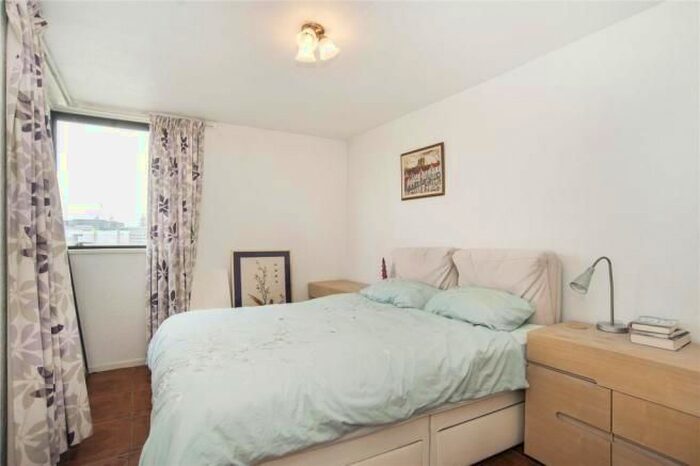 1 Bedroom Flat To Rent In Falcon Point, Hopton Street, London, SE1