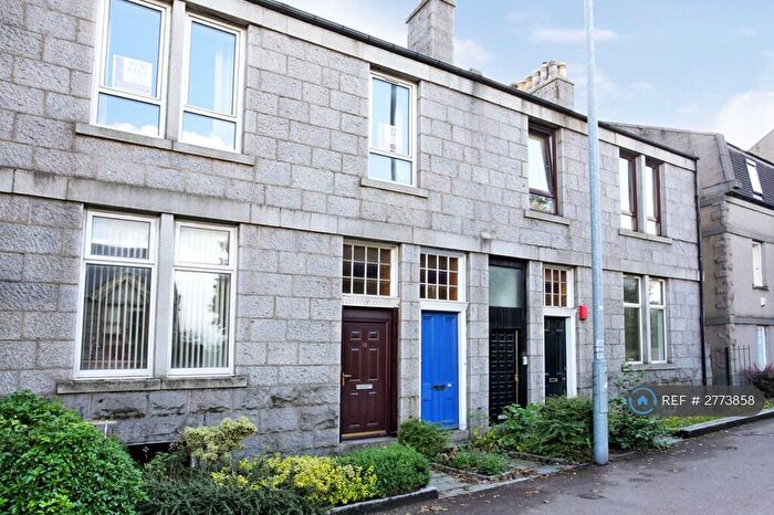 4 Bedroom Terraced House To Rent In Ashgrove Road, Aberdeen, AB25
