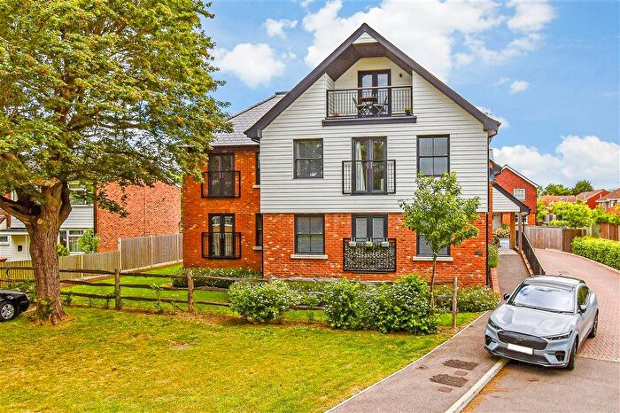 2 Bedroom Flat For Sale In Church Road, Paddock Wood, Paddock Wood, Kent, TN12