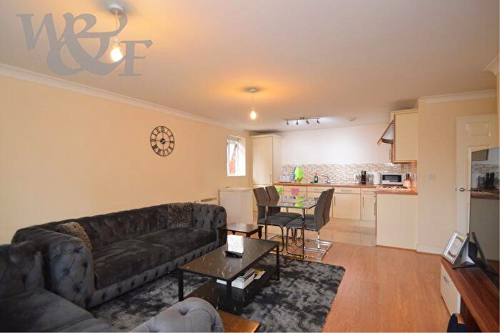 2 Bedroom Flat For Sale In City Gate, Erdington, Birmingham, B23