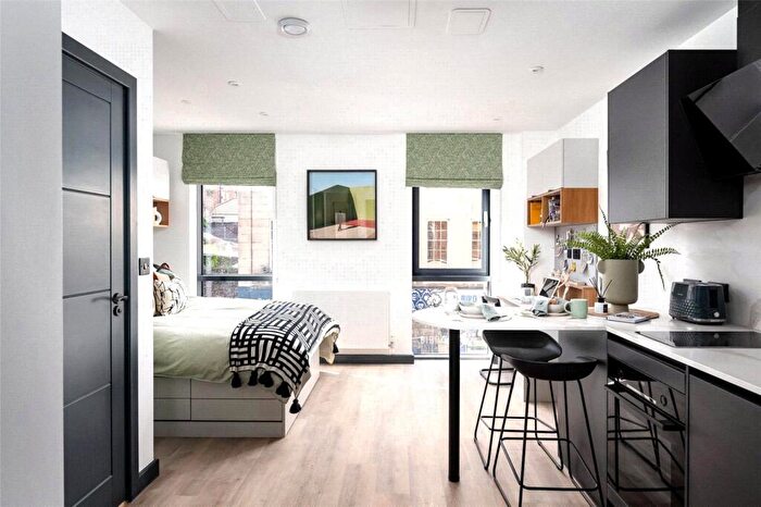 Apartment To Rent In Charlotte Street, City Centre, BS1