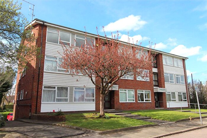 2 Bedroom Flat To Rent In Blenheim Road, Barnet, EN5
