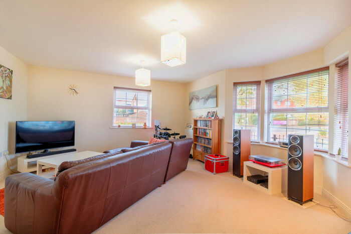 2 Bedroom Flat To Rent In Colebrook House, Ashville Way, Wokingham, RG41