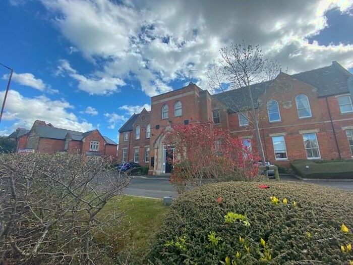 1 Bedroom Apartment To Rent In Old Town, SN1