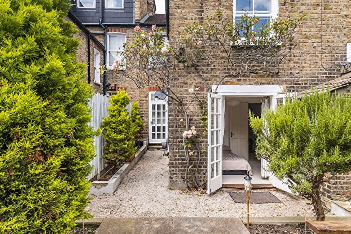 2 Bedroom Flat To Rent In Rotherwood Road, SW15
