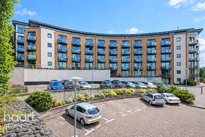 1 Bedroom Flat For Sale In Barrier Road, Chatham, ME4