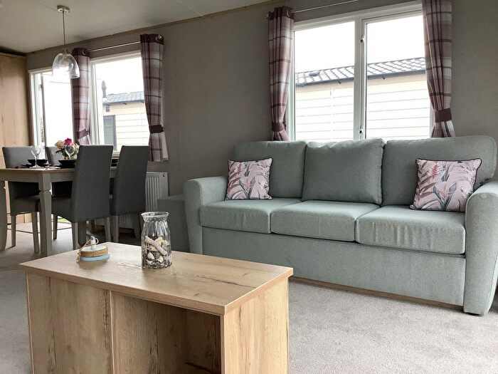 2 Bedroom Lodge For Sale In Dymchurch Road, New Romney, TN28
