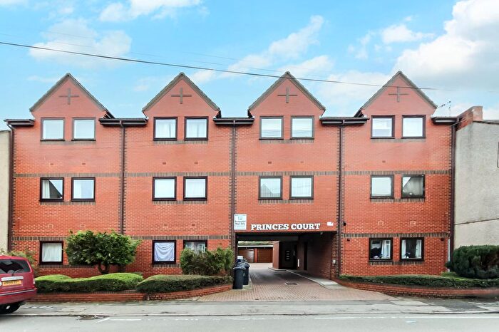 2 Bedroom Flat To Rent In Flat, Princes Court, NN16