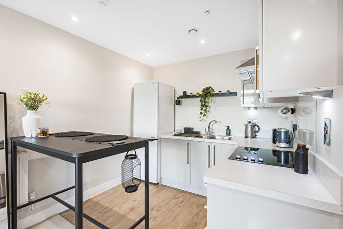 2 Bedroom Flat For Sale In Liberty House, Welwyn Garden City, AL7