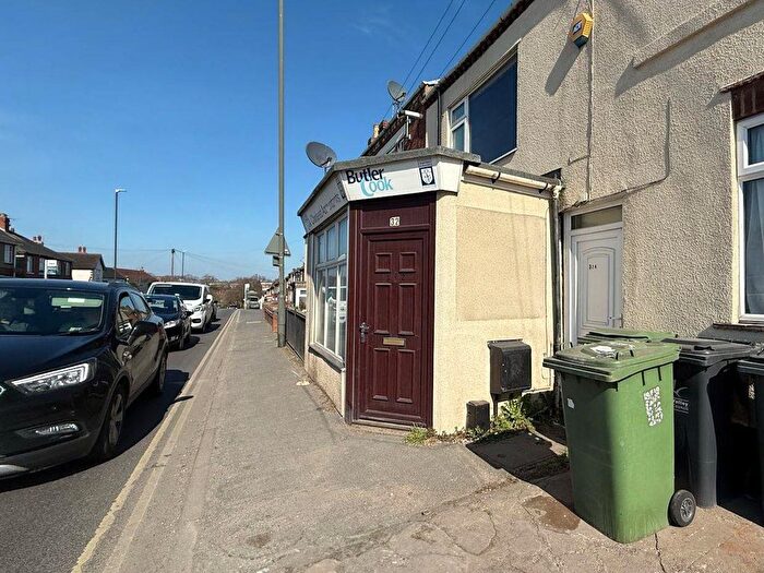 1 Bedroom Flat To Rent In High Street, Codnor, Ripley, DE5