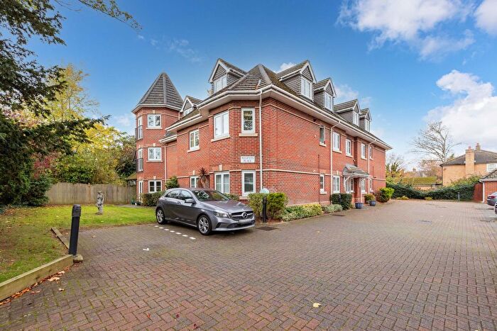 2 Bedroom Flat For Sale In Regents Place, Maidenhead, SL6