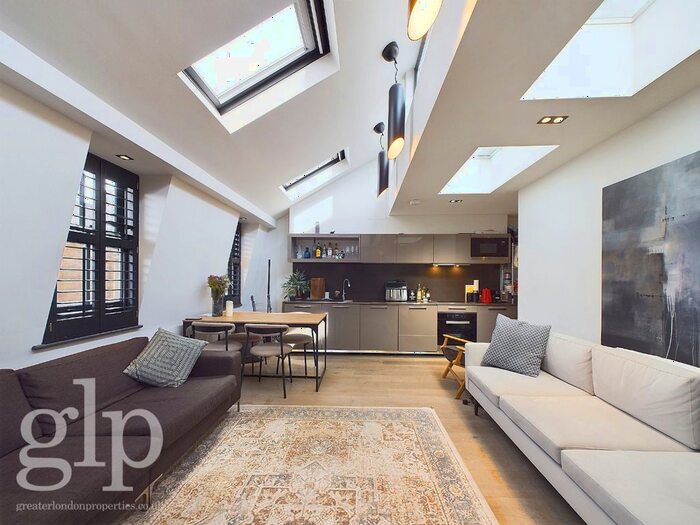 2 Bedroom Flat To Rent In King Street, London, WC2E