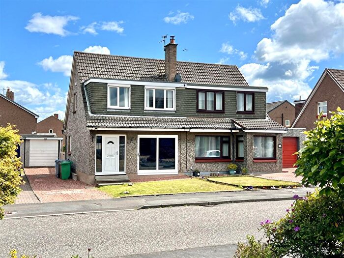 3 Bedroom Semi-Detached House For Sale In Katrine Drive, Crossford, KY12