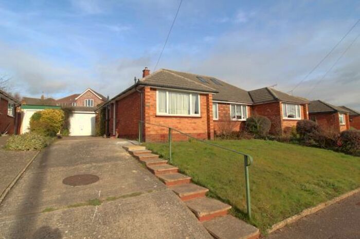 2 Bedroom Bungalow To Rent In Uplands, Hitchin, Herts., SG4