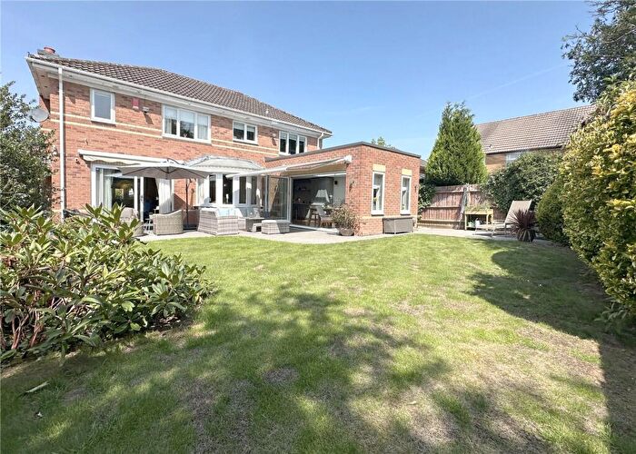 4 Bedroom Detached House For Sale In Greenfield Avenue, Balsall Common, CV7