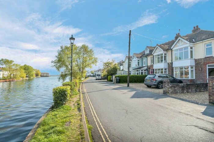 3 Bedroom Semi-Detached House To Rent In The Mill Pond, Emsworth, PO10