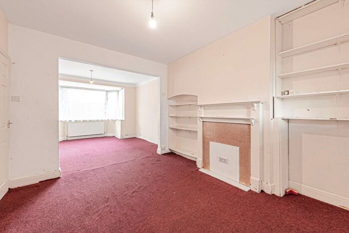 3 Bedroom Property For Sale In Brookbank Avenue, Hanwell, W7