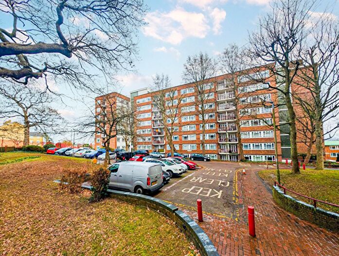 2 Bedroom Flat For Sale In Fernwood, Albert Drive, Southfields, SW19