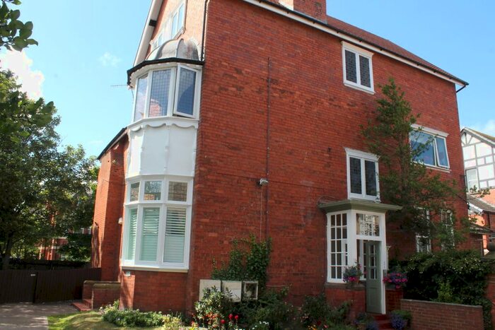 2 Bedroom Flat To Rent In Banks Road, West Kirby, CH48