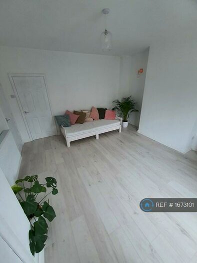 3 Bedroom Semi-Detached House To Rent In Whitehouse Road, Stoke-On-Trent, ST2